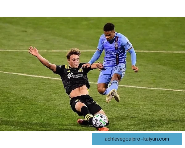 阿什利扬边路风格逐渐成熟，表现稳健引发媒体关注